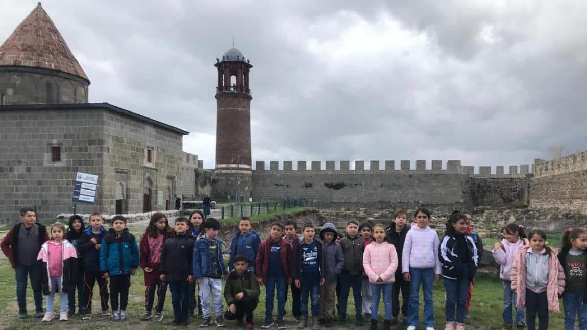 Öğrencilerimiz Erzurum Kalesinde